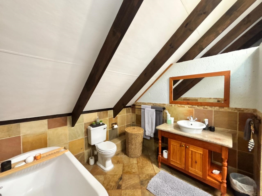 5 Bedroom Property for Sale in Grimbeeck Park North West